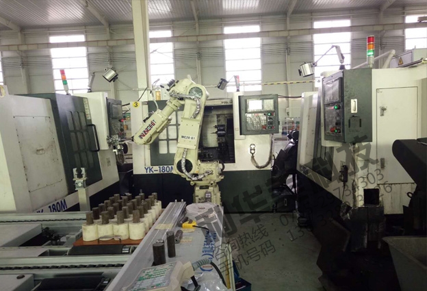 推土機件車床機器人生產線